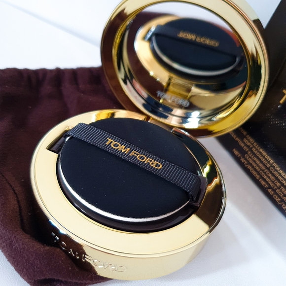 Tom Ford Shade and Illuminate Foundation Soft Radiance Cushion Compact 0.4 Rose - Picture 1 of 4